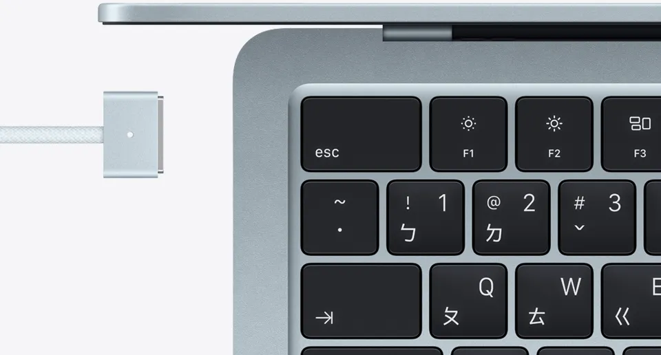 MacBook Air 13 吋 天藍色 MagSafe 充電連接線示意